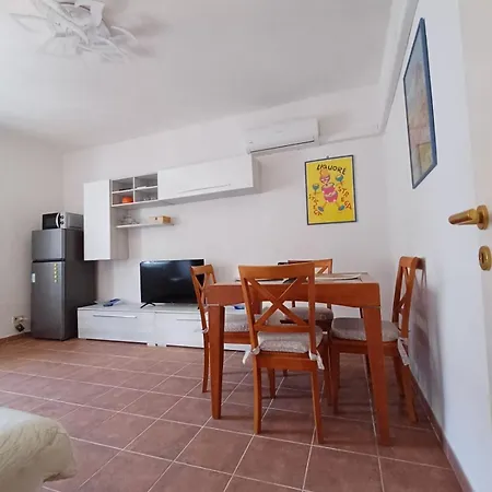 Via Roma * Follonica